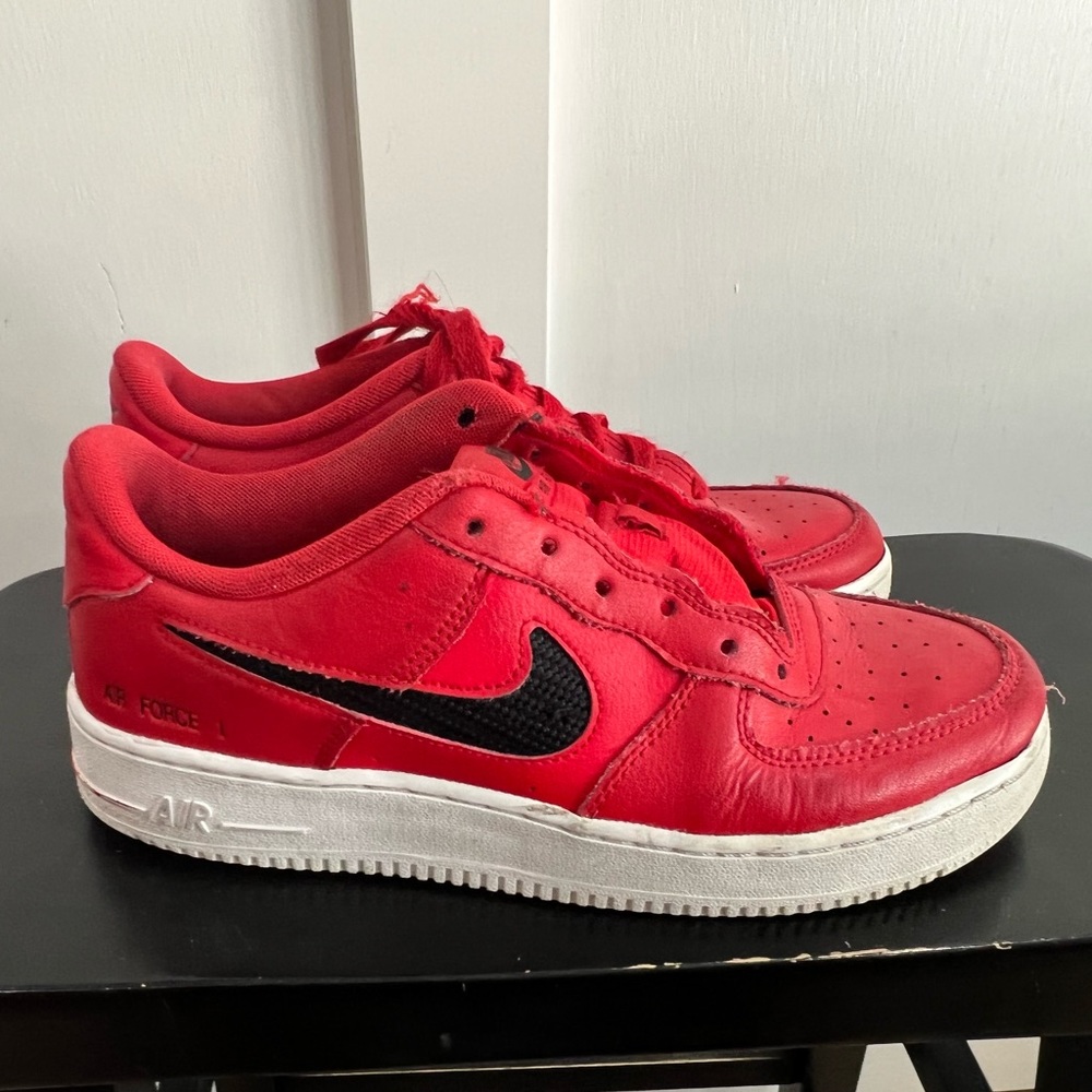 Nike Air Force 1 Red size 7Y